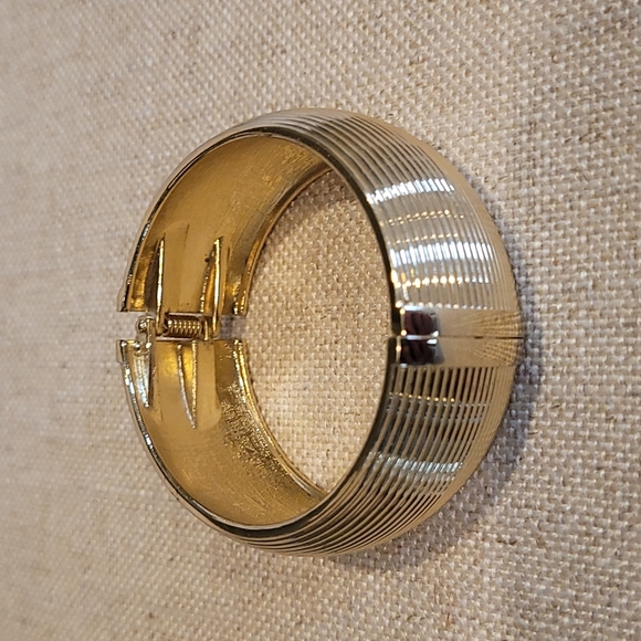 Beautiful deep burgundy jewelry necklace, earrings and cuff - Picture 3 of 7